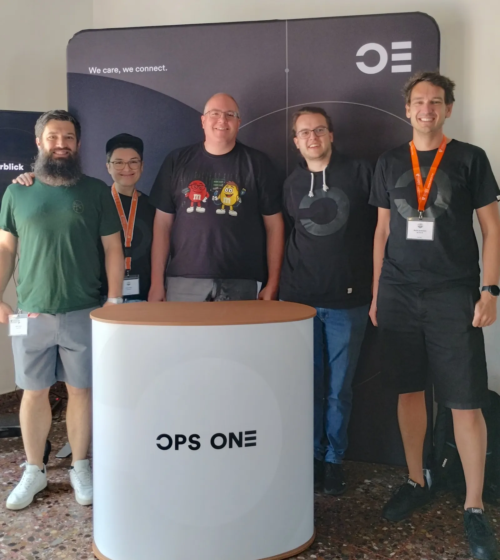 Ops One Team, nicht ganz vollzählig, dafür mit neuestem Mitglied Mario